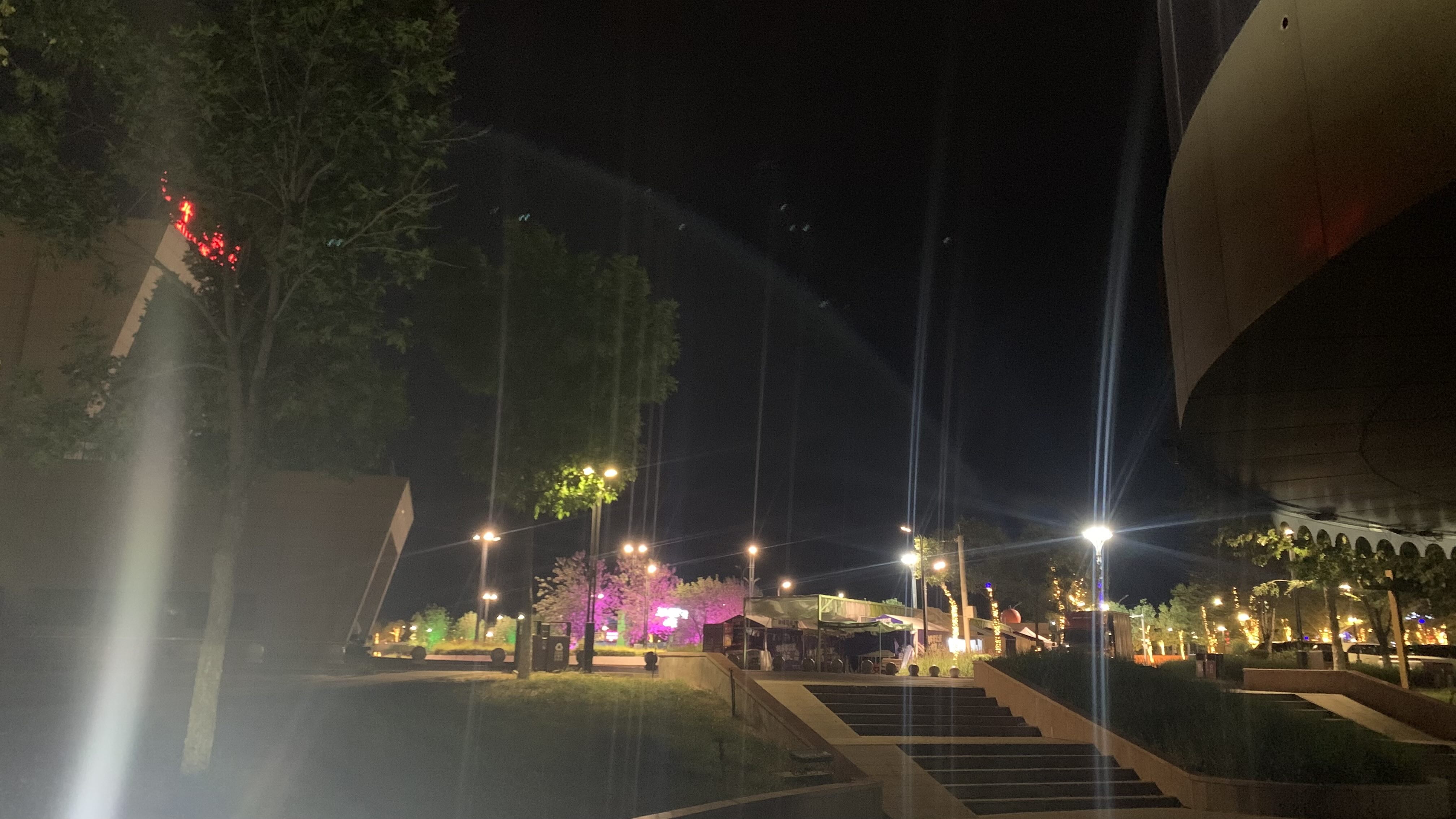 半夜的電音