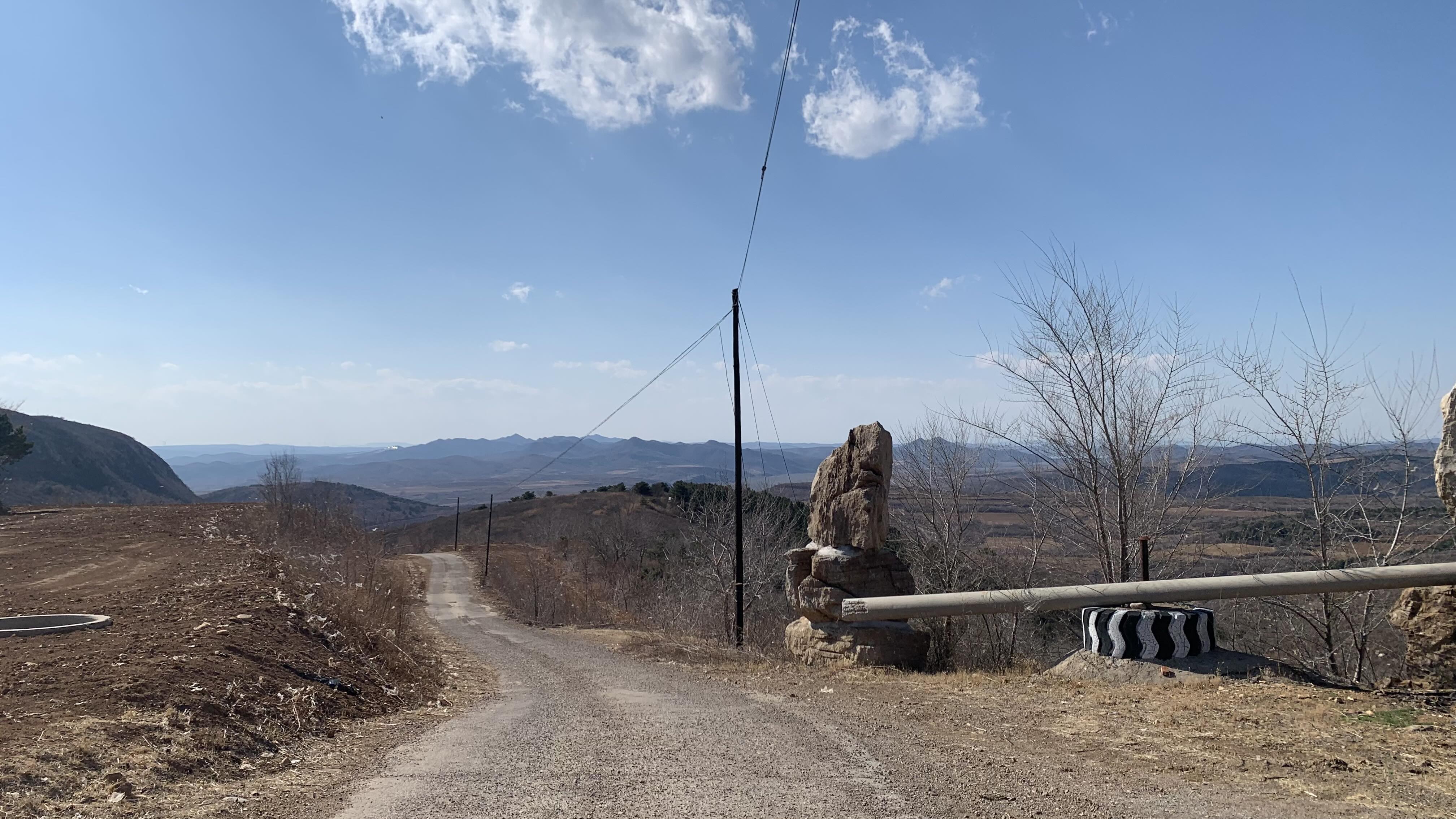 礫石山路