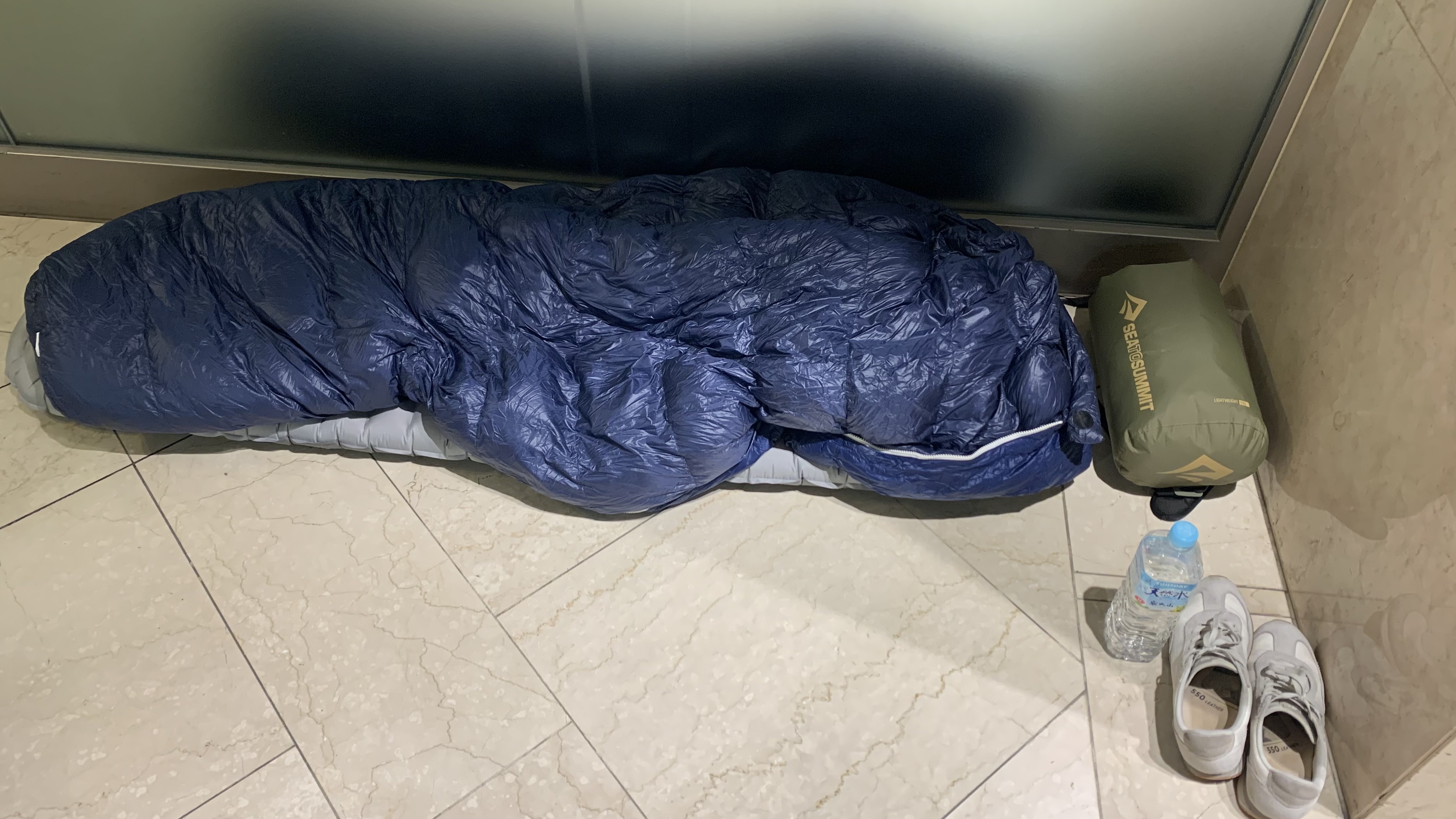 第一天睡覺角落