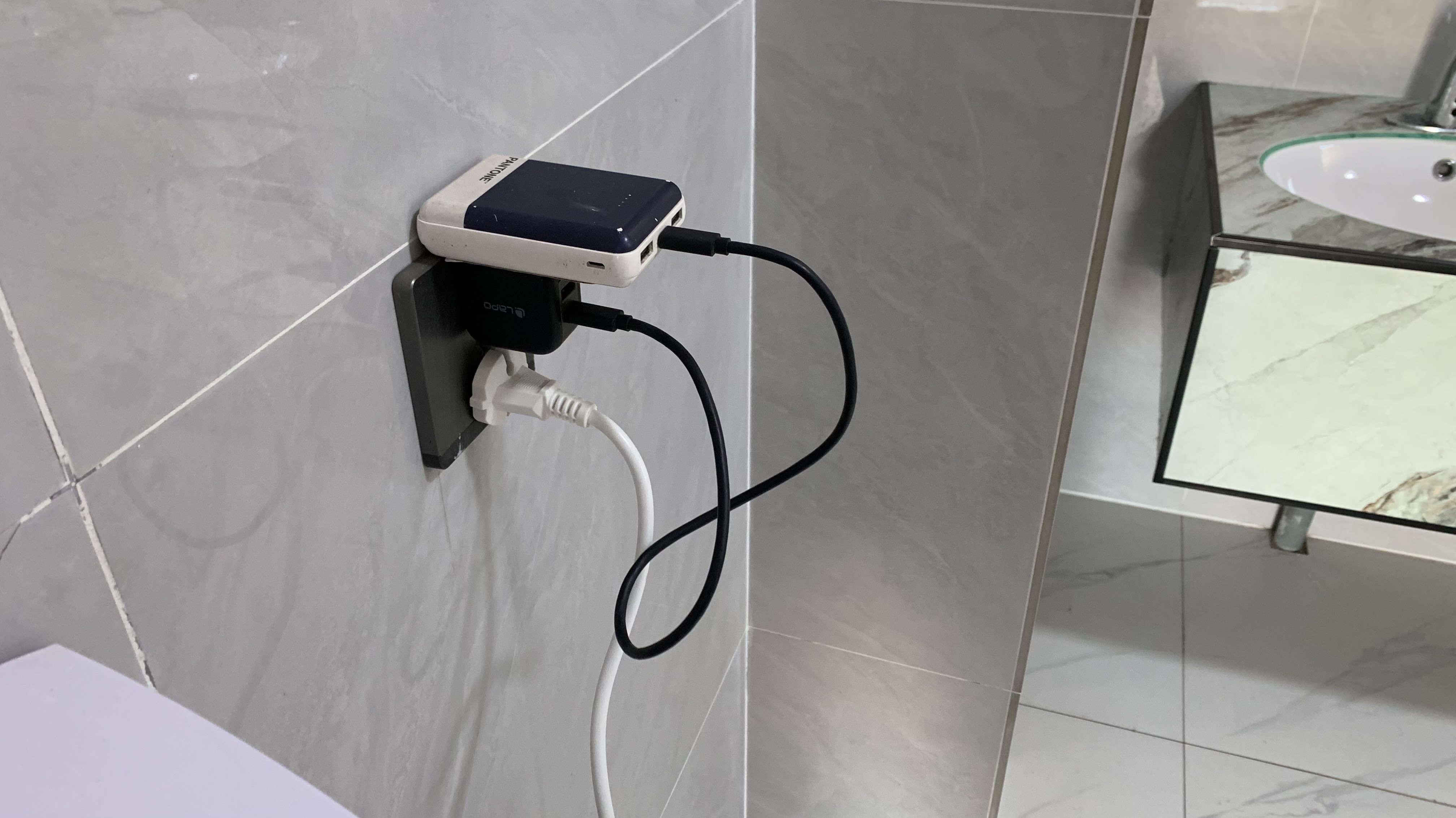 廁所充電