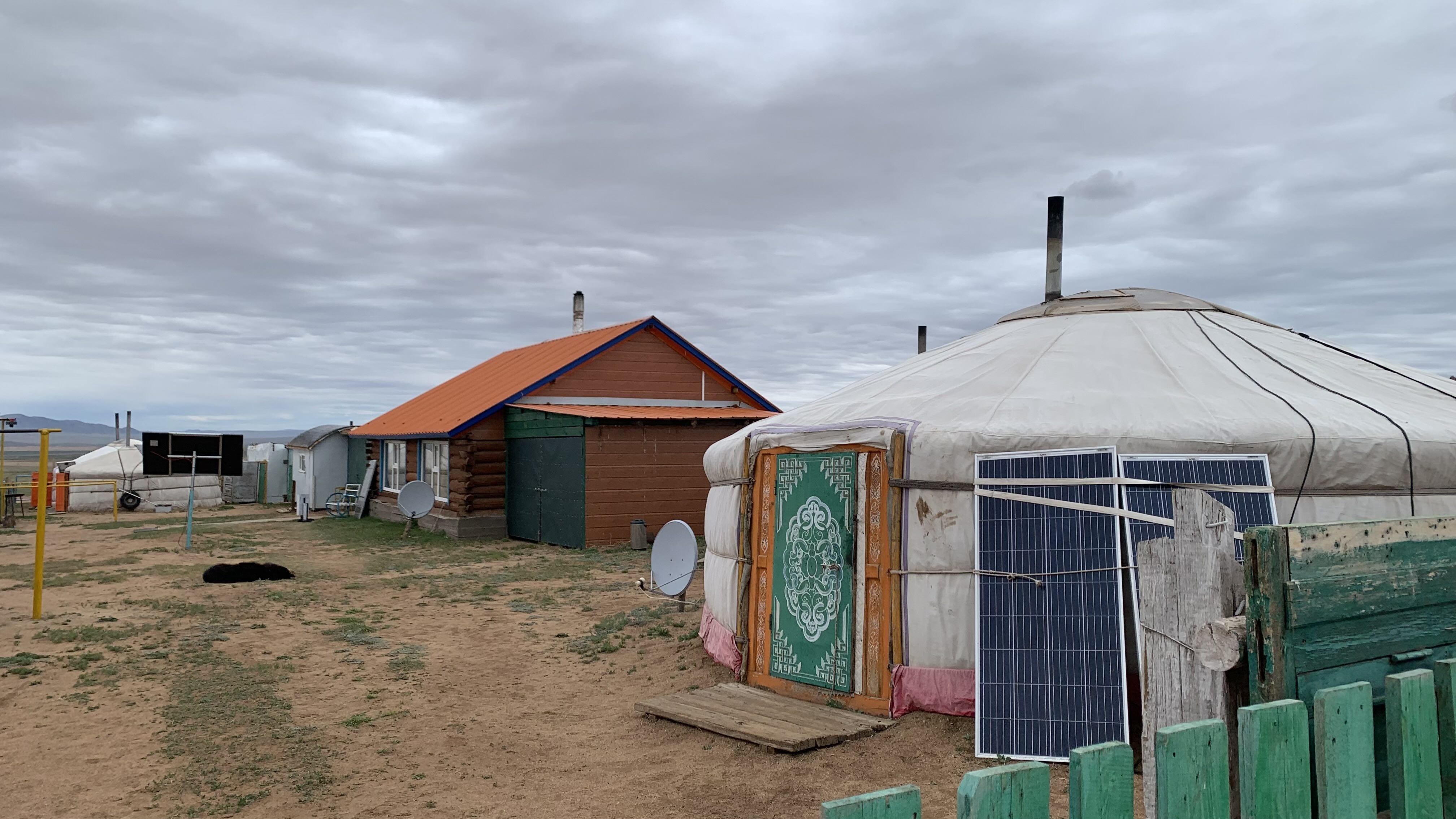 收留我的蒙古包