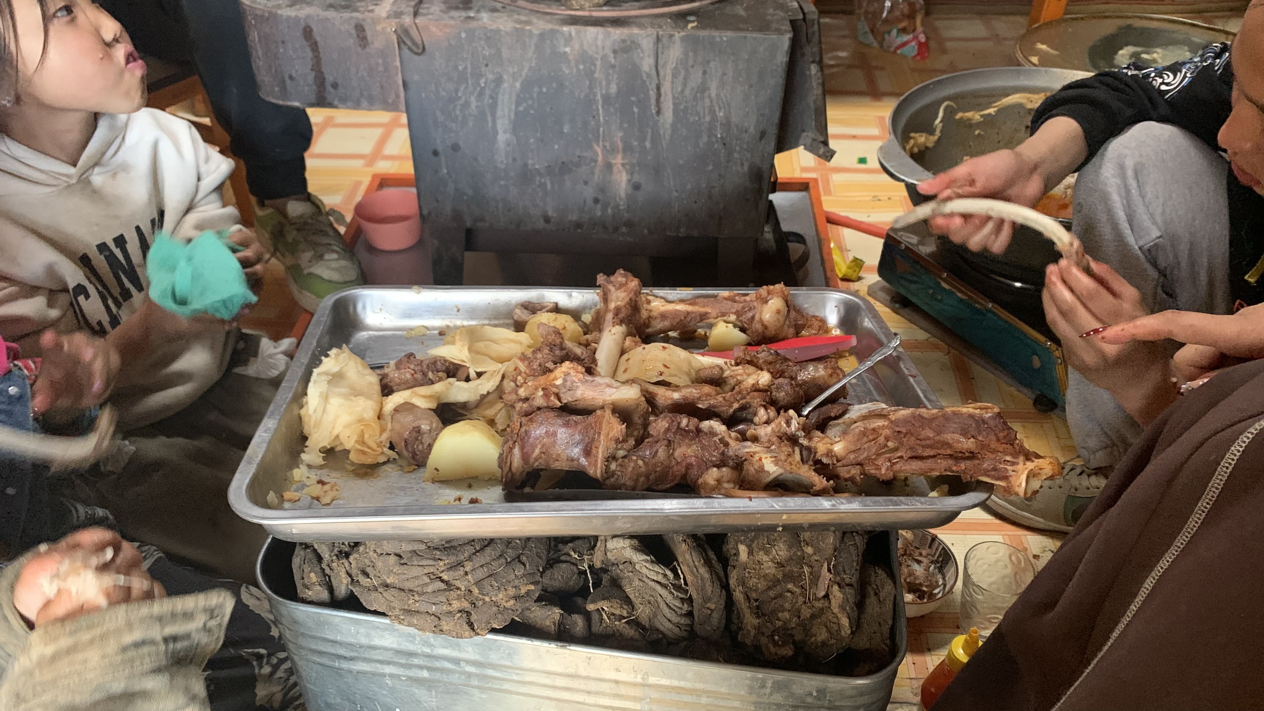 吃羊肉