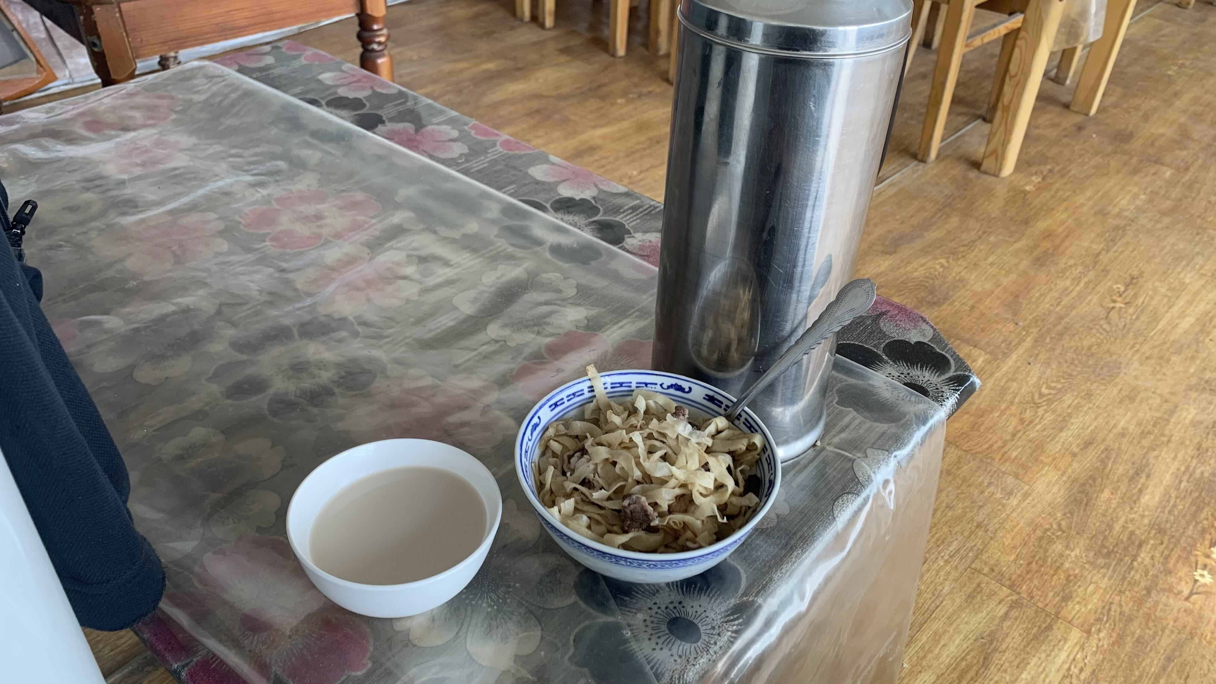 休息餐廳奶茶